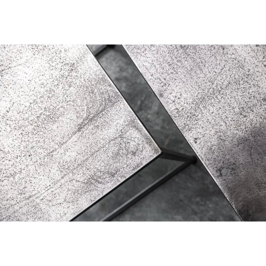 Tavolini da salotto nidificati VORTEX in alluminio grigio testurato e metallo nero - set di 2 tavoli quadrati dal design moderno