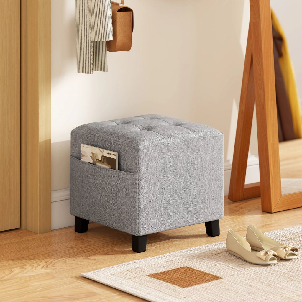 Pouf quadrato con tasca laterale ¨C Xylo ¨C tessuto effetto lino grigio chiaro gambe legno