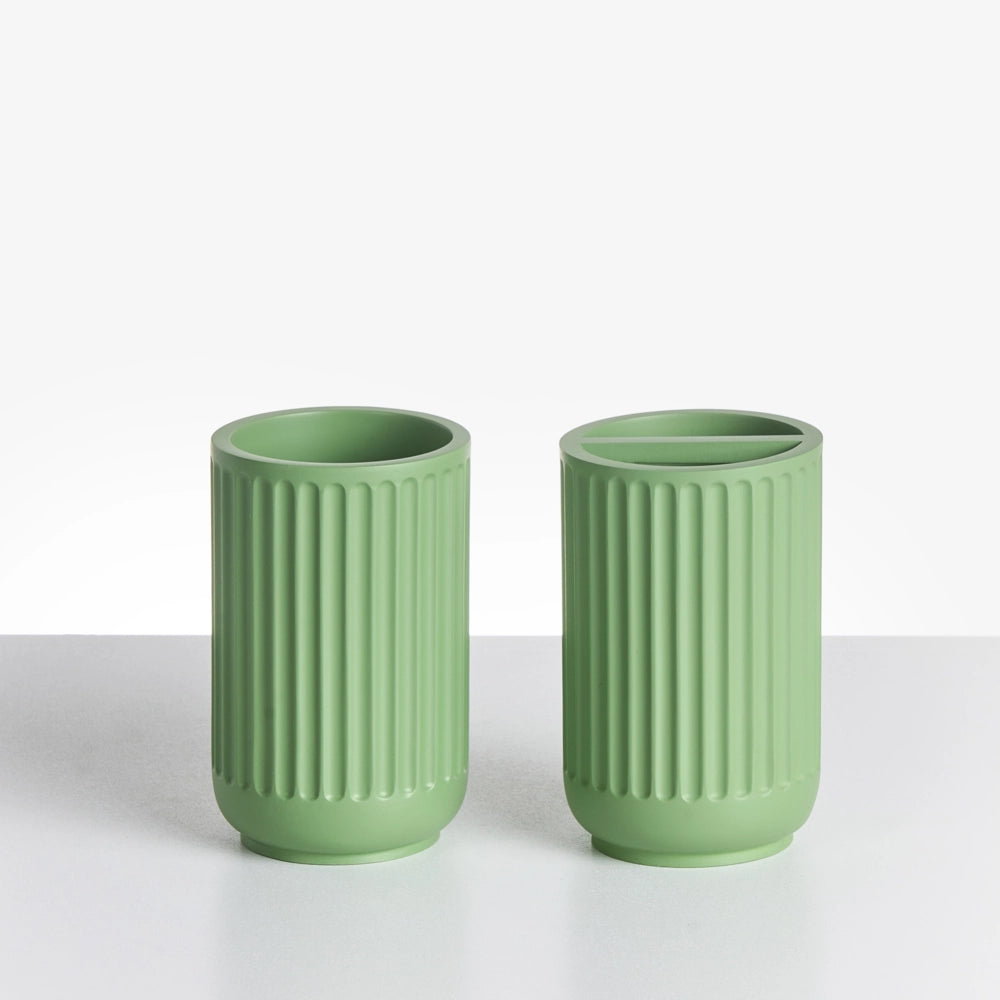 Set di 5 accessori da bagno in poliresina verde Dispenser per sapone Portaspazzolino Porta spazzolino da bagno