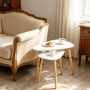Set di 2 tavolini da caffè impilabili in MDF e legno di pino bianco e naturale
