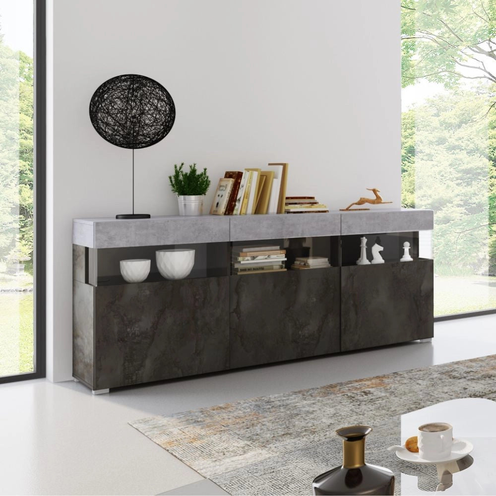 Madia Itaca 3 ante ossido e cemento con dettagli in vetro 180x41.2x80H – Ordine ed Eleganza