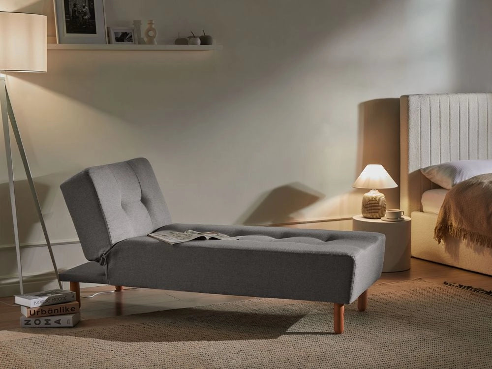Chaise longue Grigio Tessuto Tappezzeria Gambe In Legno Chiaro Stile Scandinavo