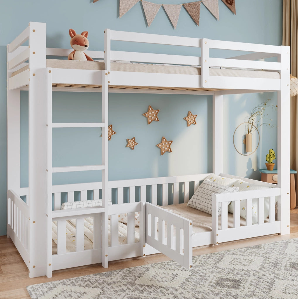 Letto a castello in pino 90x200 cm con scala ad angolo; sponde e porta; bianco