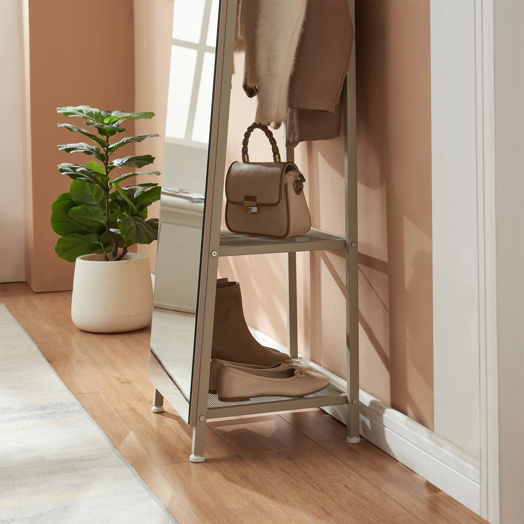 Specchio da Terra Frenraby con Appendiabiti e Ripiani 165 x 40 x 35 cm - Avena Oatmeal [en.casa]