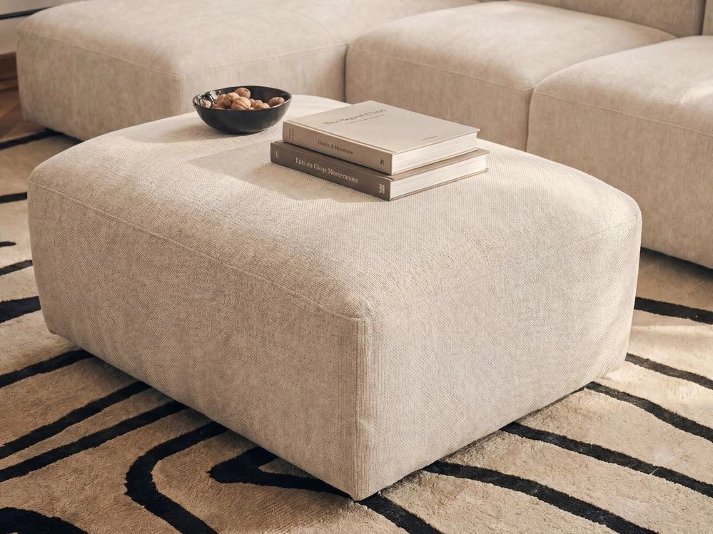 Pouf beige chiaro imbottito, elemento modulare per divano, pouf rettangolare, salotto moderno