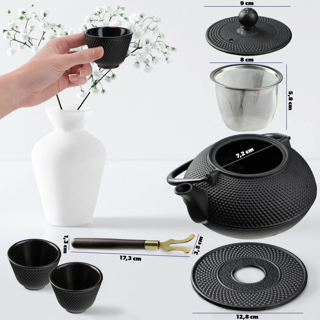 Teiera in ghisa KADAX con infusore per tisane, capacità 850 ml + 2 tazze, colore nero.