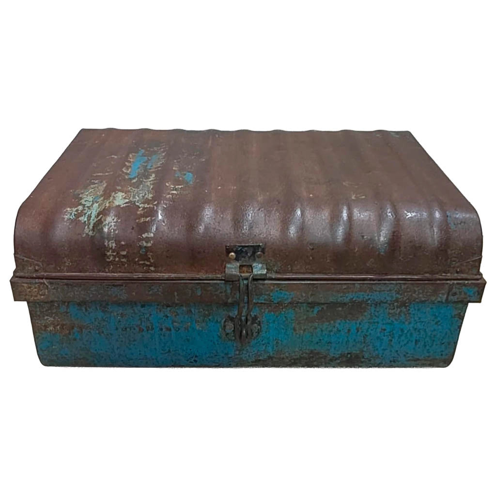 Valigia artigianale in metallo, 67x37x25h cm