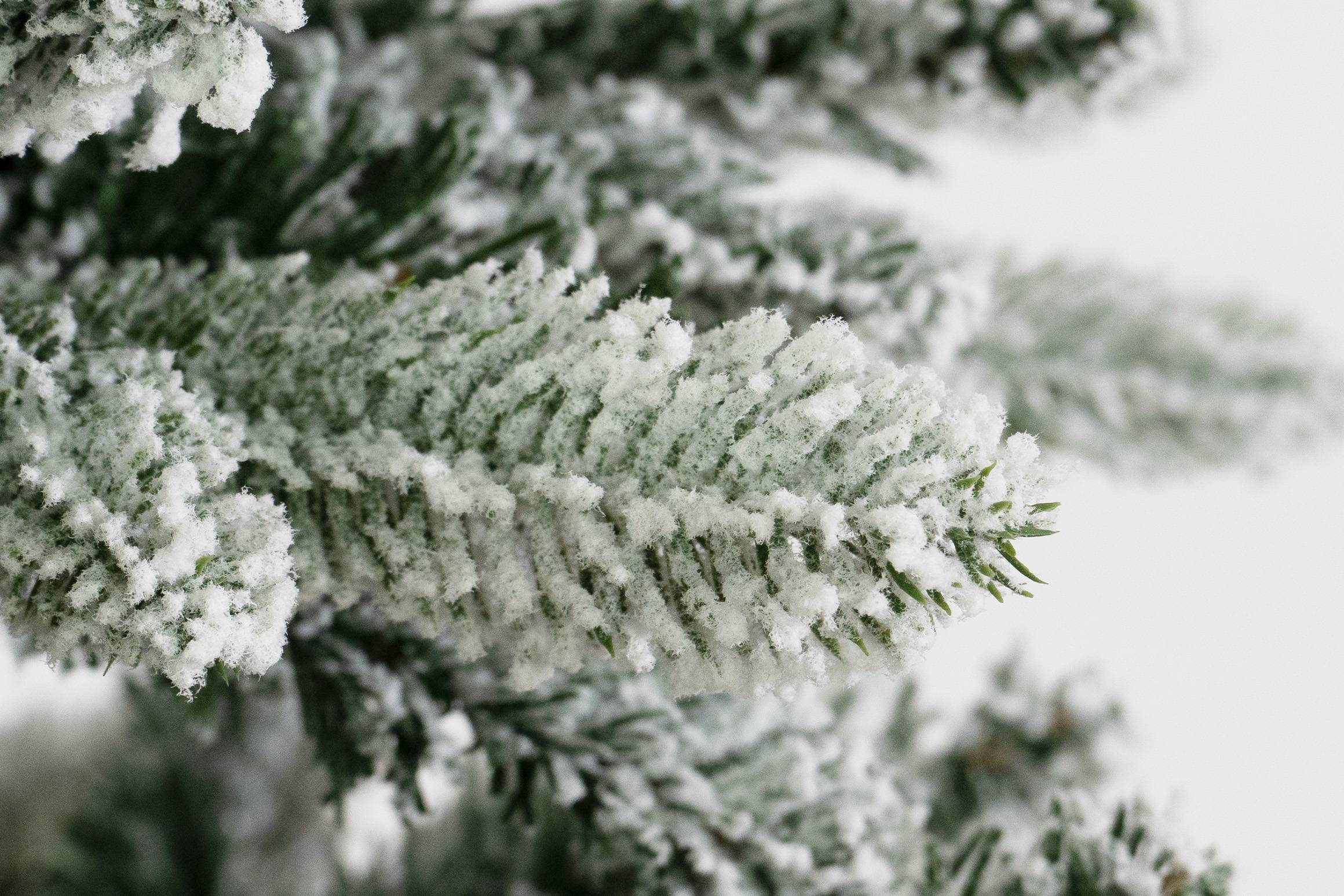 Albero di Natale Enea Innevato 210 cm