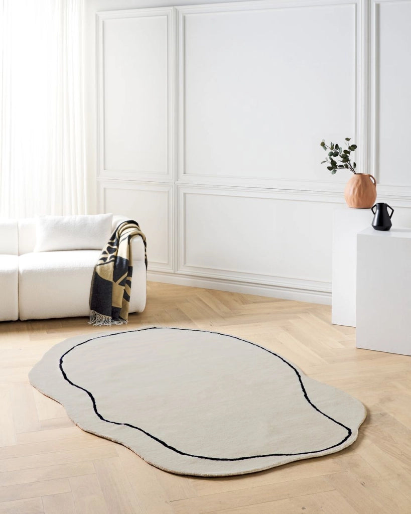 Tappeto moderno in viscosa e lana fatto a mano con motivo geometrico beige 160 x 230 cm Stile Modern Glam