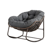 Sedia a dondolo da esterno oversize con cuscino spesso e piedini antiscivolo in acciaio e rattan grigio 78×106×90 cm