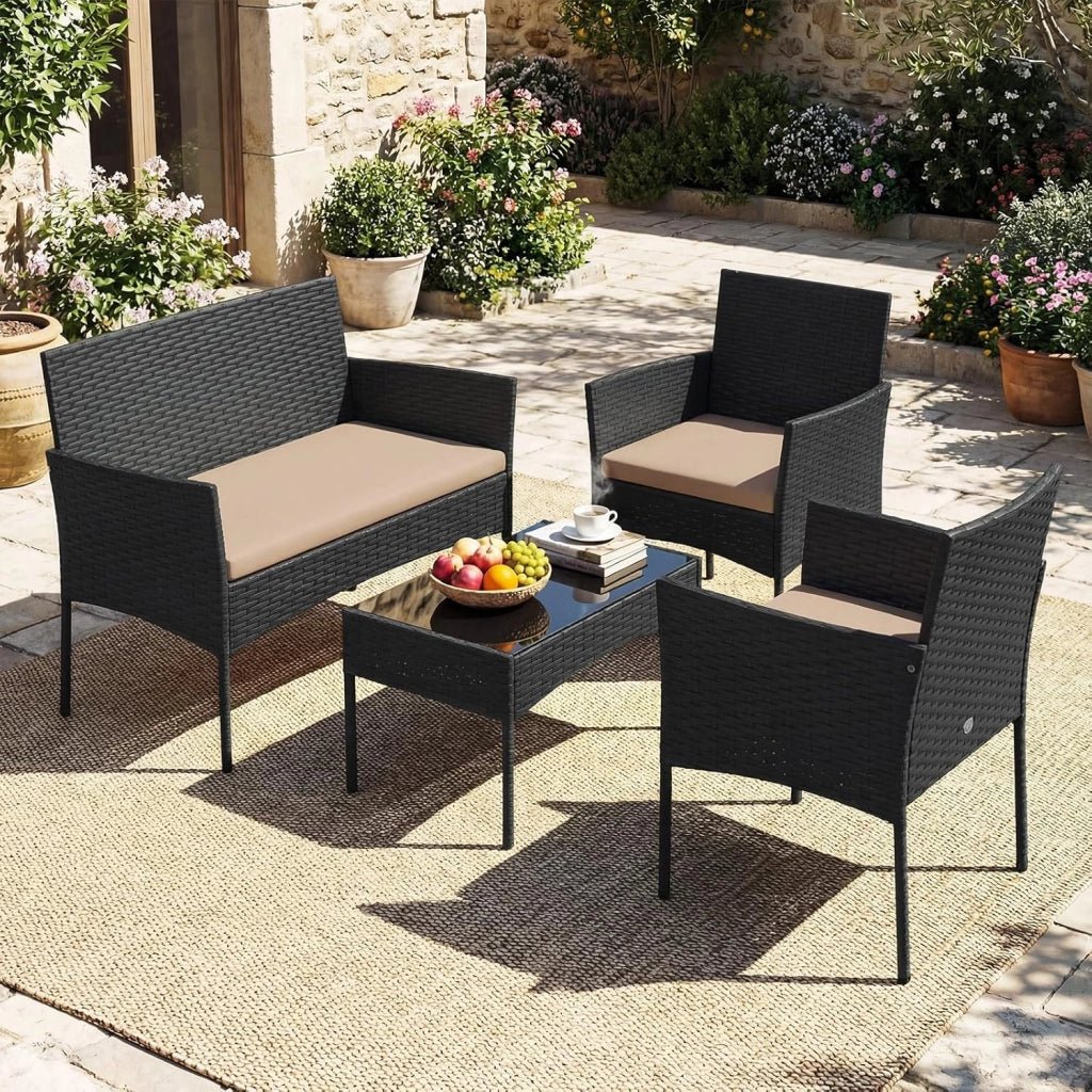 Set Salotto da Giardino 4 Pezzi, Divanetto da Esterno in Rattan PE con 2 Poltrone e Tavolino con Piano in Vetro Temperato, Cuscini Imbottiti e Telaio Metallo per Terrazzo e Balcone (Giallo)