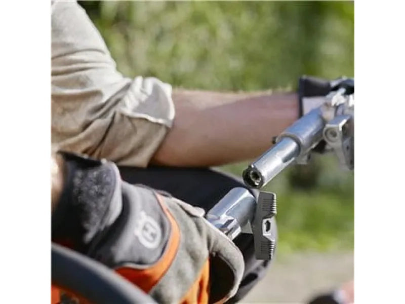 Macchina multifunzione a scoppio Husqvarna 122LK con decespugliatore 21.7cc 1.4Hp