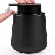Dispensatore di sapone in ceramica - Dispensatore con maniglia - Organizzazione della camera da bagno - Sigillatura siliconica impermeabile - 350 ml - 9x6x13 cm - Nero