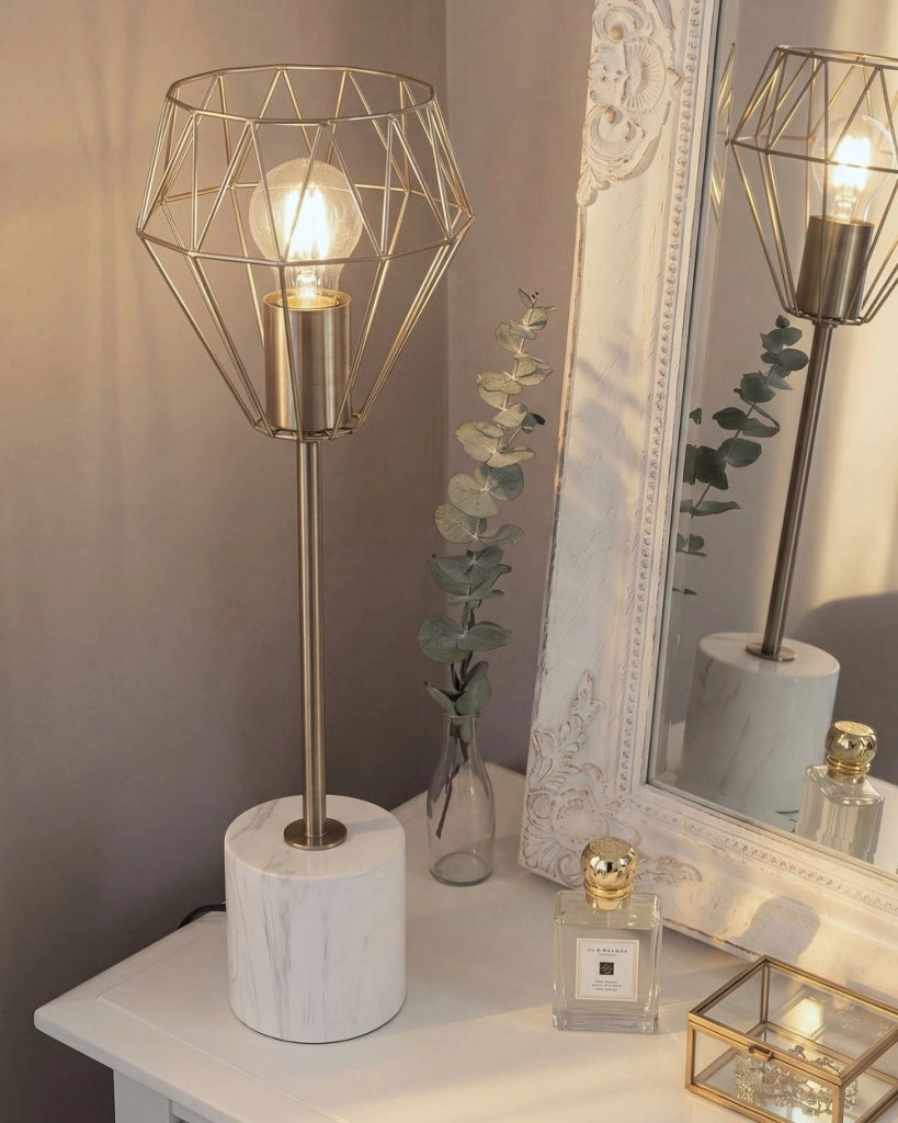 Lampada da Tavolo Comodino Luce Ottone Metallo Diamante Gabbia Paralume Base Rotonda Effetto Marmo Alto