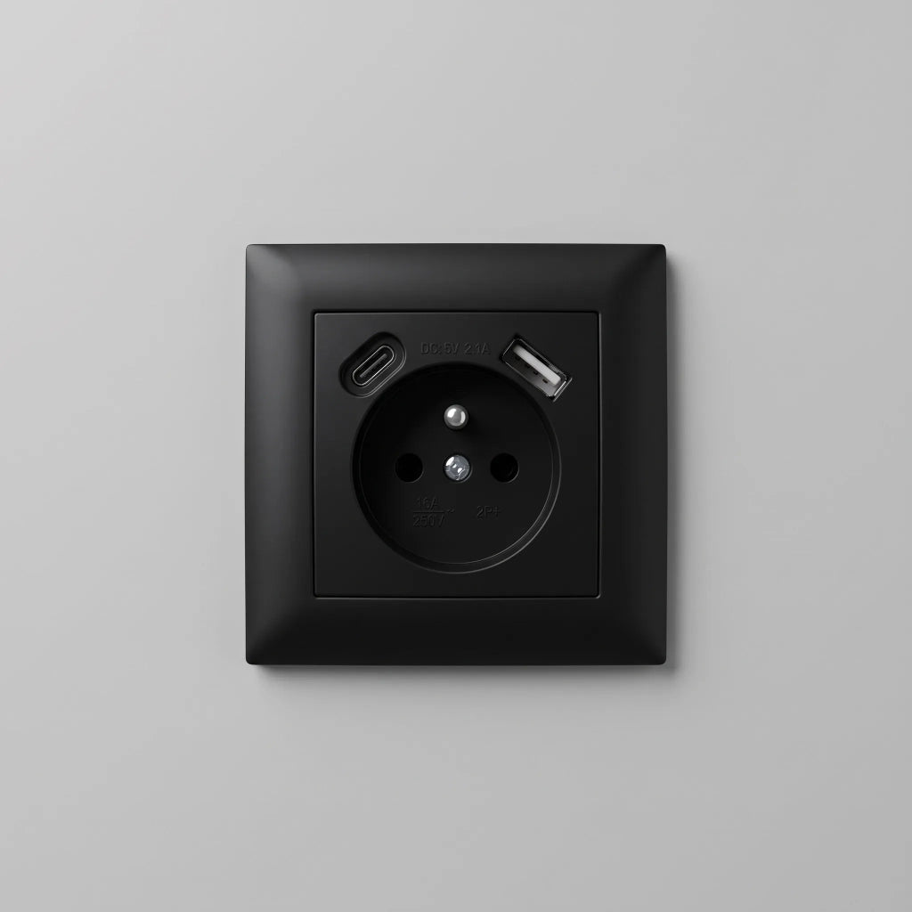 Presa Singola Con Messa A Terra + Usb-a Usb-c Oste Jnh004-g Black