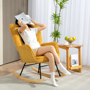Fauteuil a dondolo con rivestimento in velluto a coste, schienale alto e braccioli, struttura in acciaio giallo