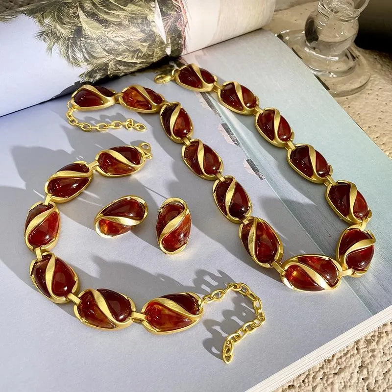 Set vintage fatto a mano con perline di cristallo marrone: collana, orecchini e bracciale. Regalo di Natale o di compleanno.