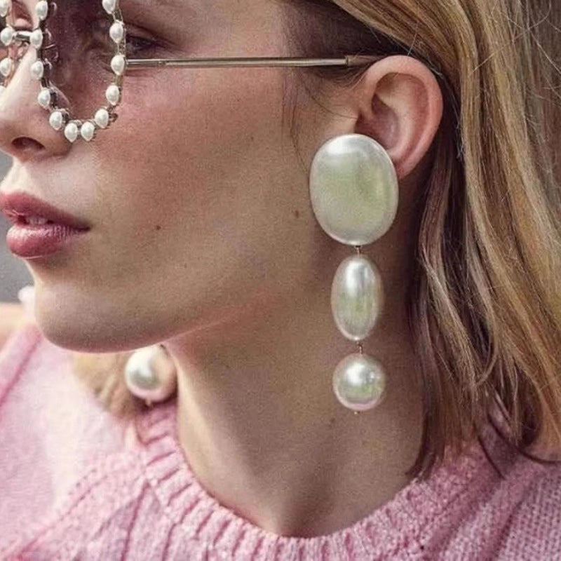 Eleganti orecchini pendenti ovali lunghi in stile francese con perline
