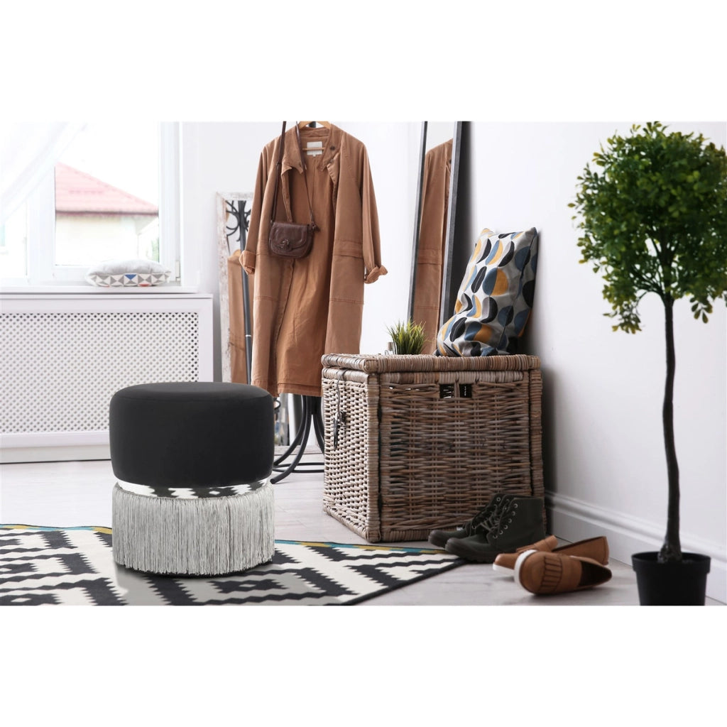 Pouf Rebecca con frange e anello d'argento