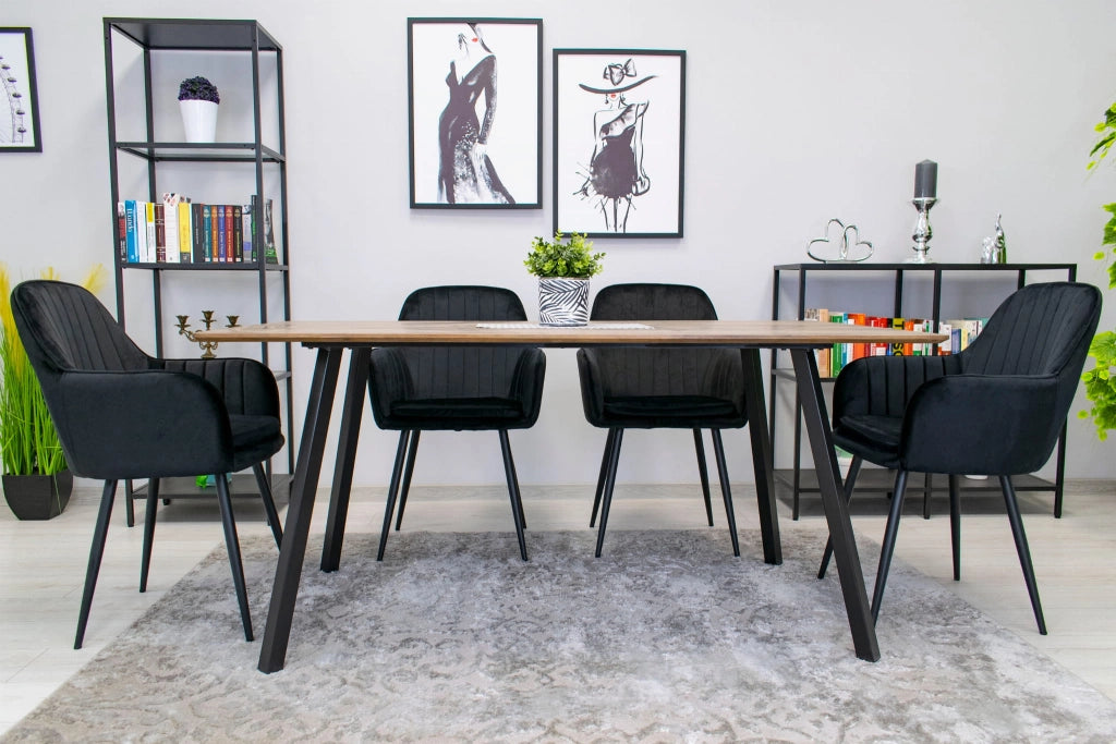 Sedia Valora LUGO in velluto nero dal design ergonomico per il soggiorno