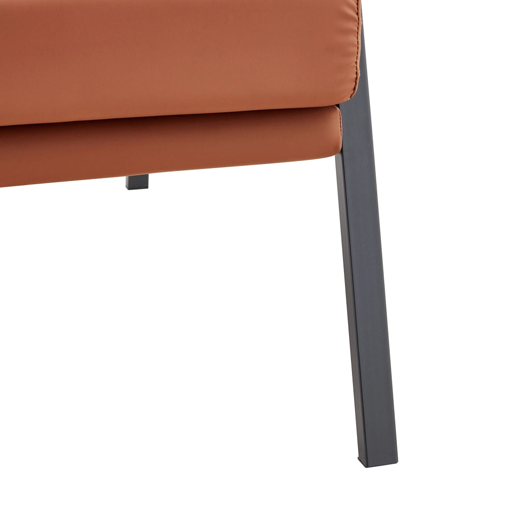 Poltrona moderna in similpelle marrone con struttura in metallo nero, stile industriale