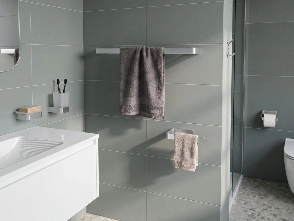 Set di 6 Accessori da bagno in alluminio argento con bicchiere e portasapone minimalisti