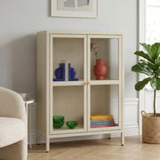 Credenza Säkylä Comò con Ante in Vetro Scanalato 84x64x35 cm Color Cammello [en.casa]