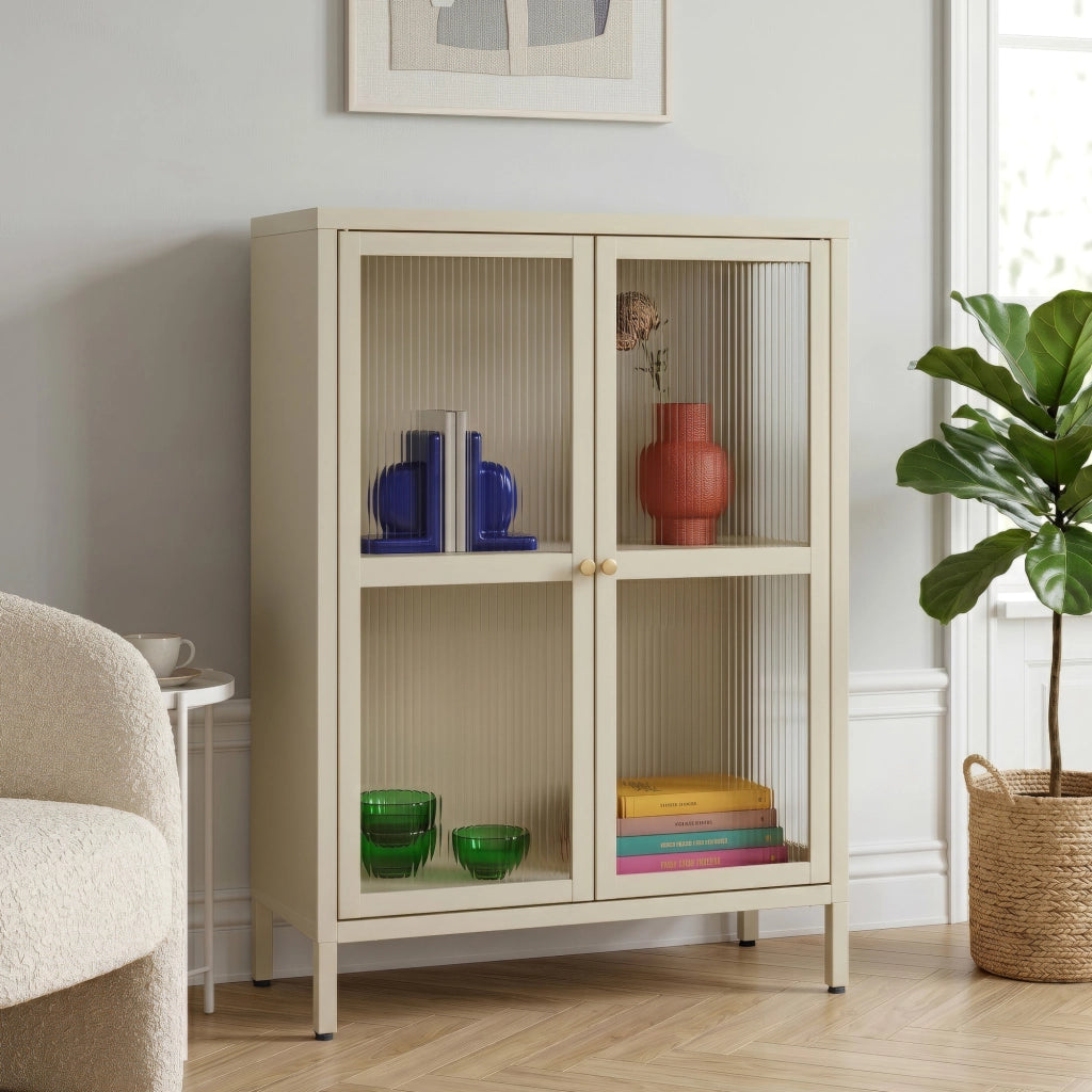 Credenza Säkylä Comò con Ante in Vetro Scanalato 84x64x35 cm Color Cammello [en.casa]