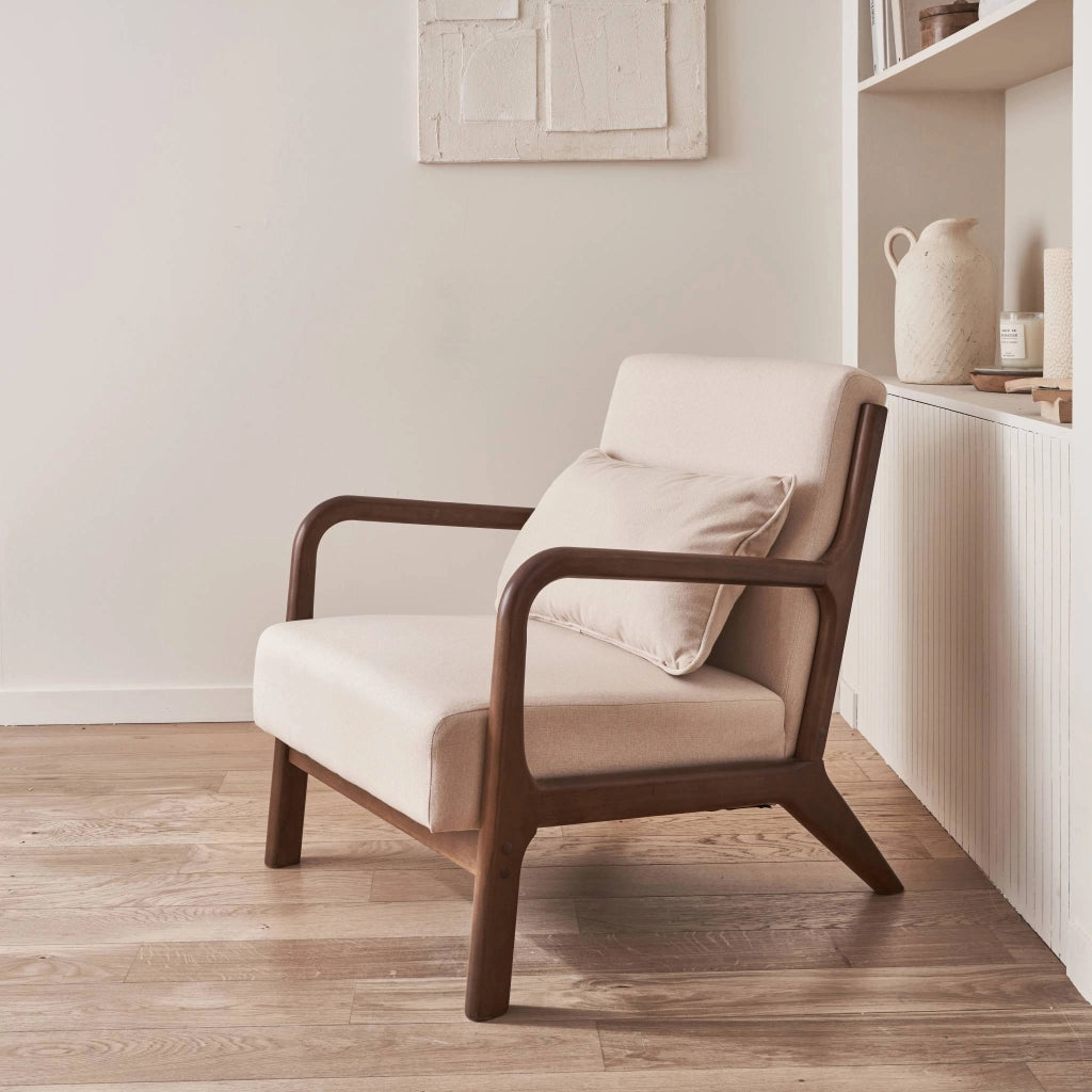 Poltrona scandinava in tessuto beige e legno di hevea , beige