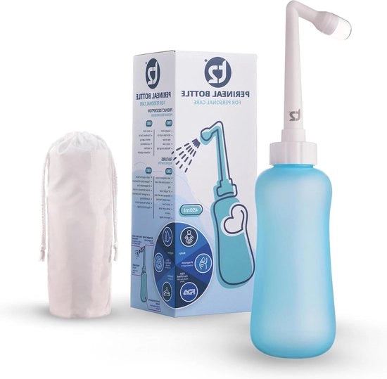 Bidet Portatile per Cura Post Partum - Perineale Spremitrice 450ml - Flacone con Bocchetta a 60° Incuneata - Tasca di Riposo - Prodotti per la Gravidanza - Regalo per Madri in Attesa