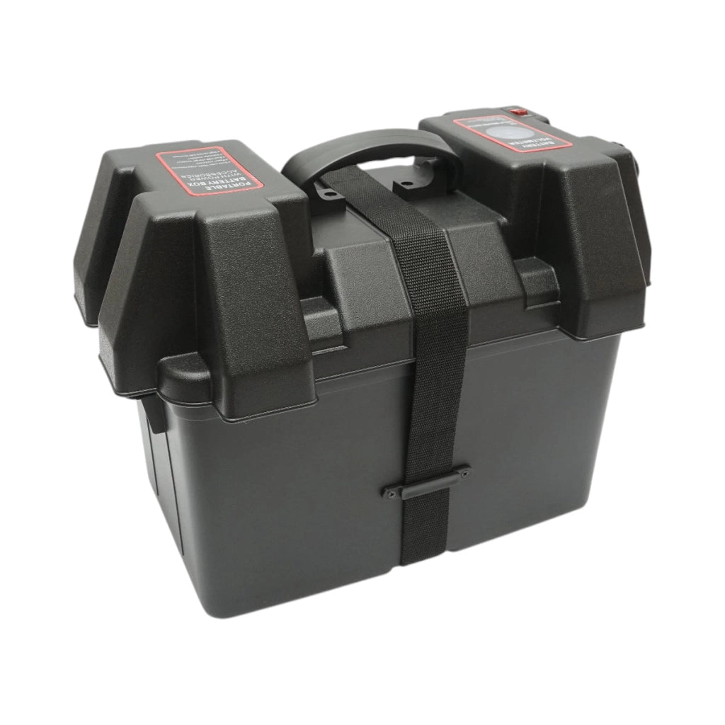 Scatola batteria auto 12 V con voltmetro DC 6–36 V, interruttore circuito 16 A, 2 prese accendisigari, display LCD, 2×USB, 340×195×200 mm.