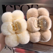 Due paia di grandi clip per capelli in pelliccia artificiale per donne, 5,1 pollici clip per capelli invernali morbidi, clip anti-slip robusto con capelli per capelli lunghi e spessi