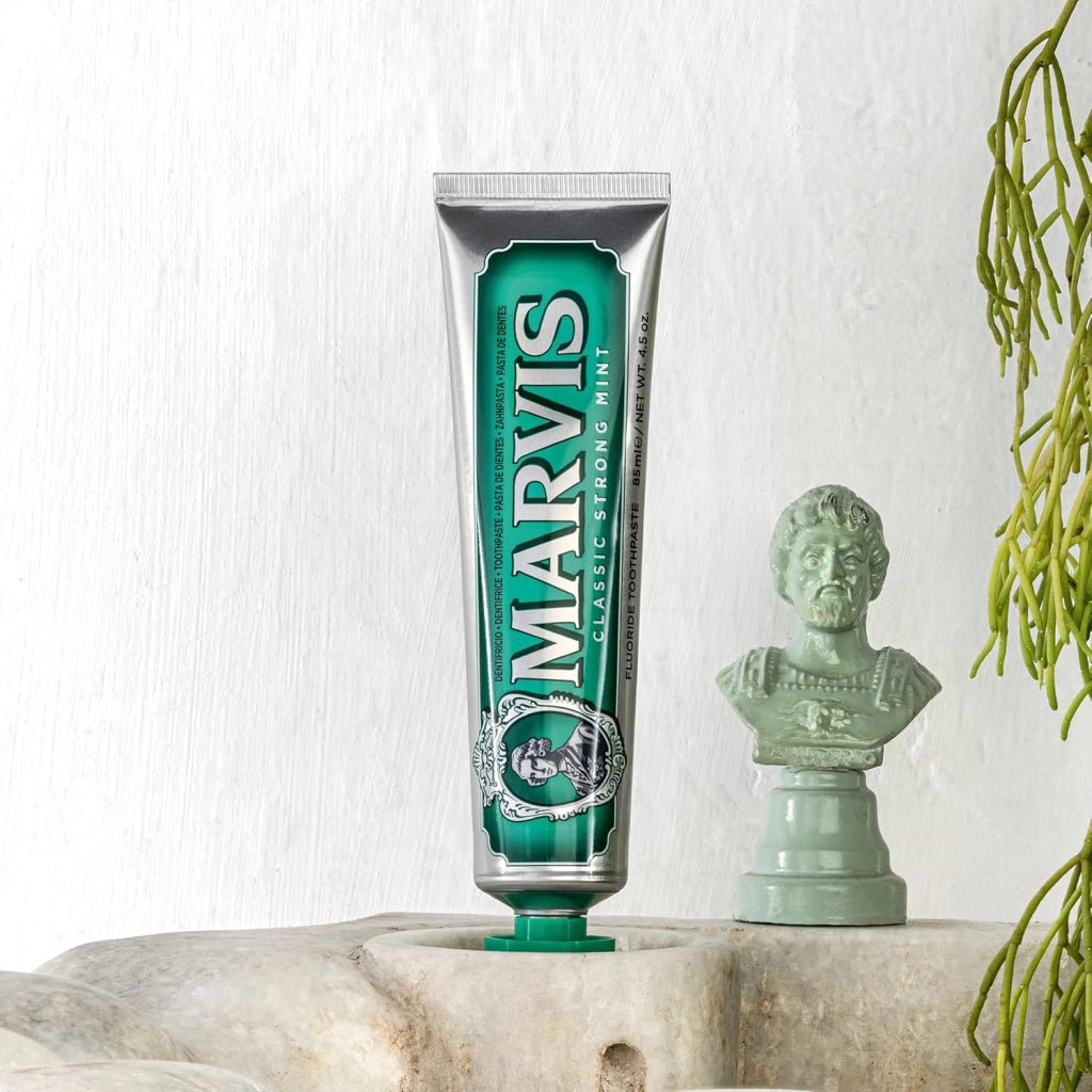 Marvis dentifricio cura delle gengive classic strong mint 4 confezioni da 85 ml