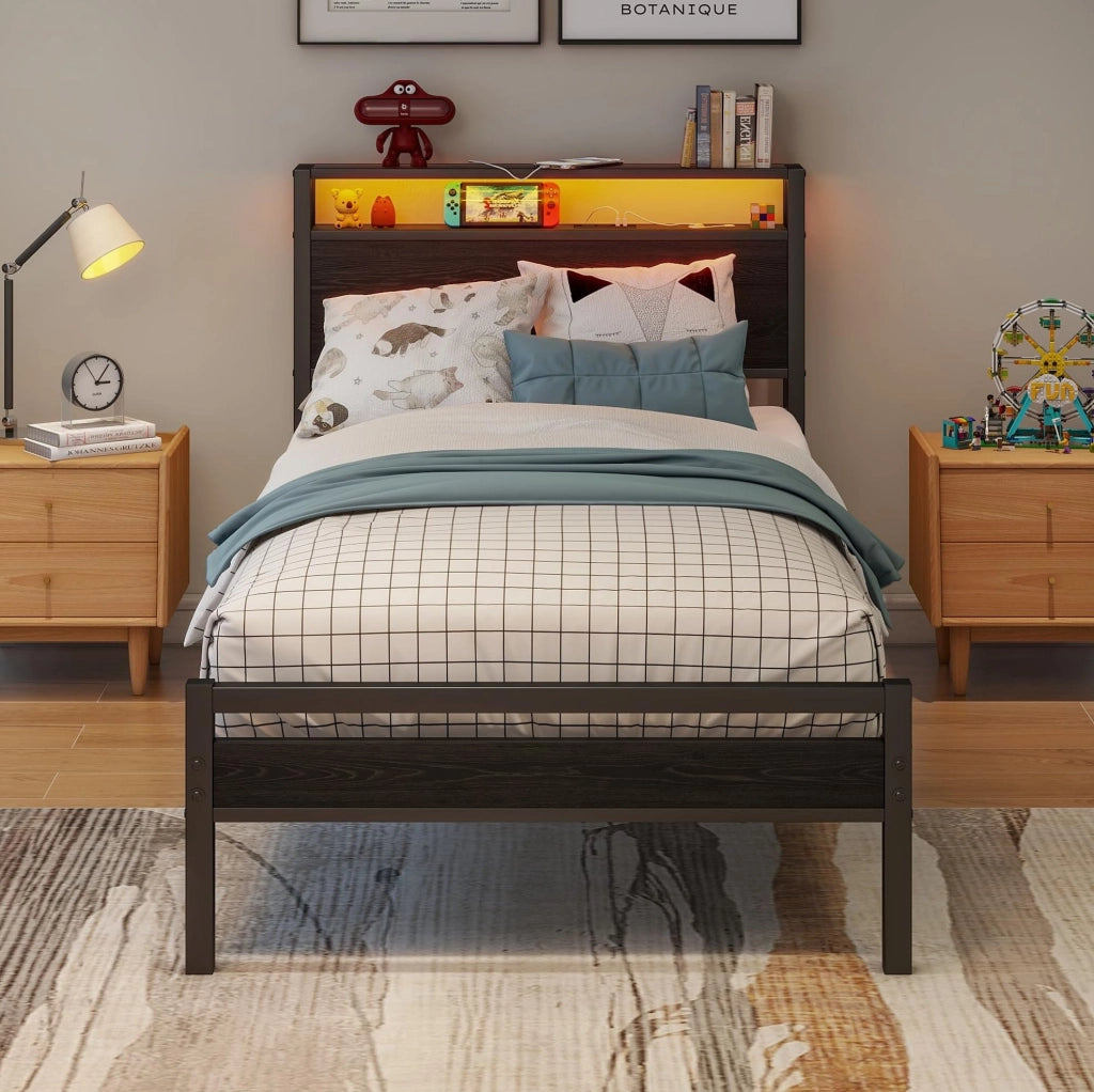 Letto singolo 90x200 in metallo con testiera contenitiva e porta USB