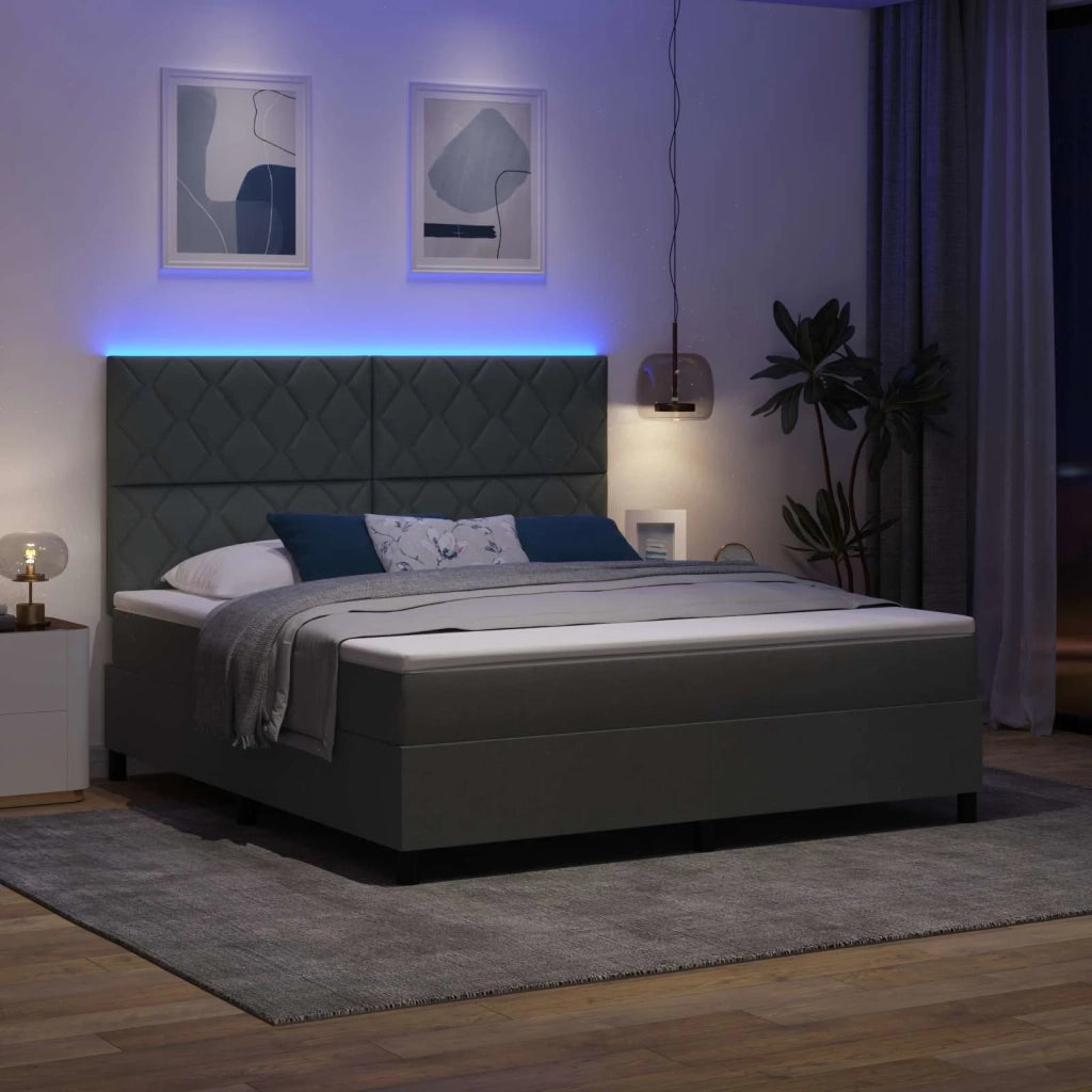 Letto a molle con strisce LED Grigio scuro 180 x 200 cm Tessuto 3342964