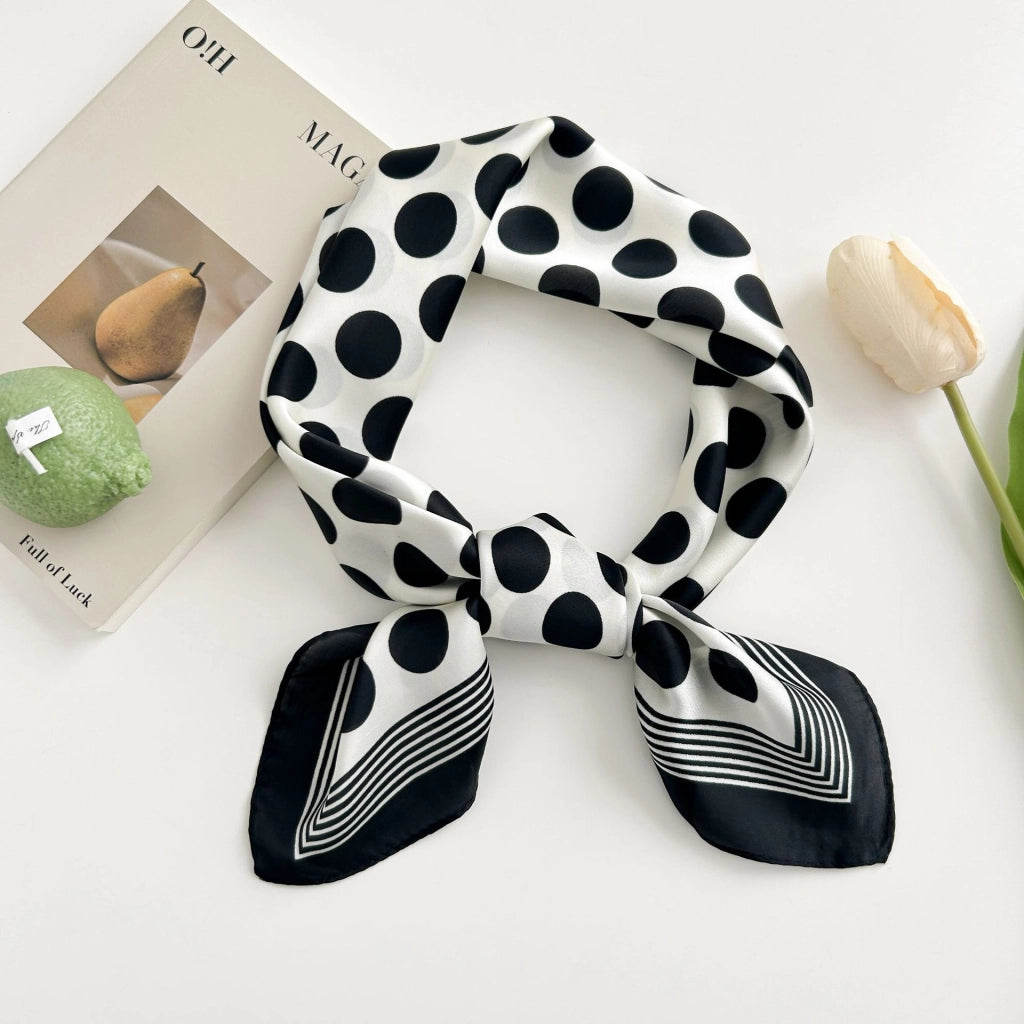 Sciarpa quadrata in seta a pois bianchi e neri in stile francese, sciarpa da donna, foulard versatile per la primavera e l'estate, ideale come fascia per capelli.