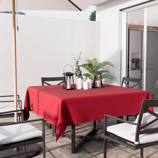 Tavolo rossastro quadrato con protezione contro macchie 180x180 cm
