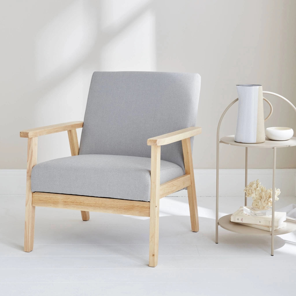 Poltrona scandinava in legno e tessuto, grigio chiaro