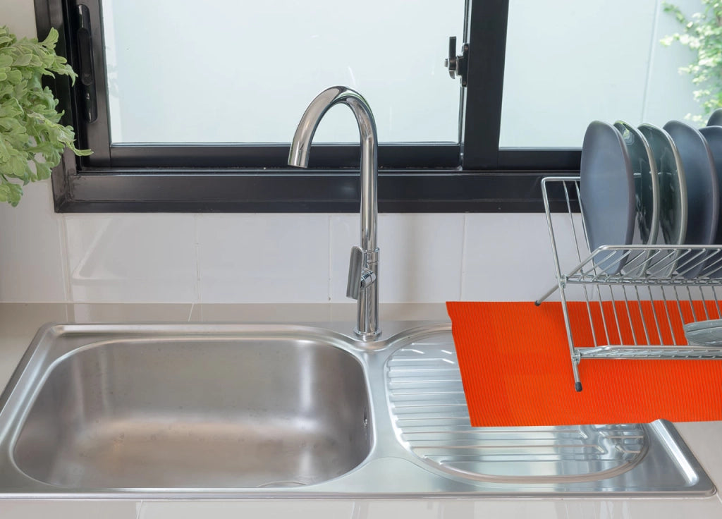 Tappetino Gommato Antiscivolo Multiuso Per Cassetti e Superfici Colore Arancio - 65x500cm - Arancio