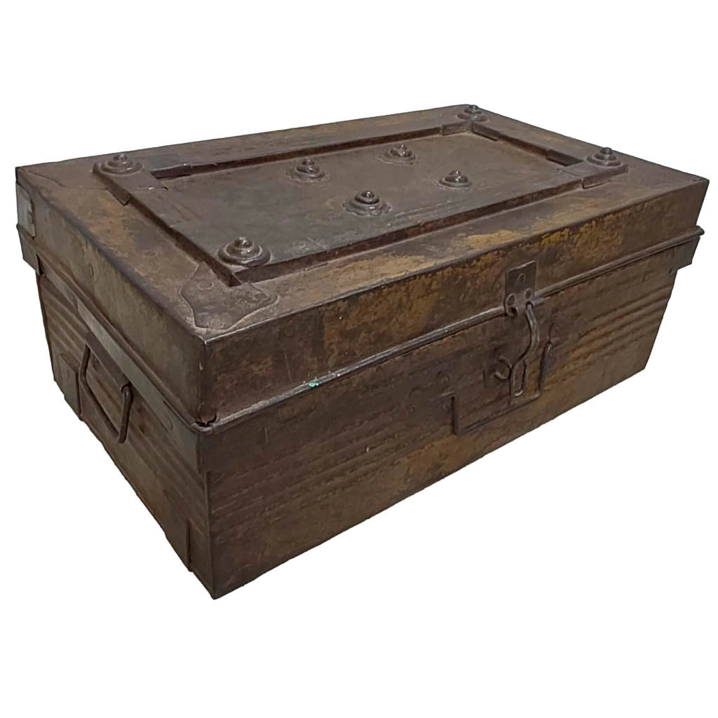 Valigia artigianale in metallo, 67x37x25h cm