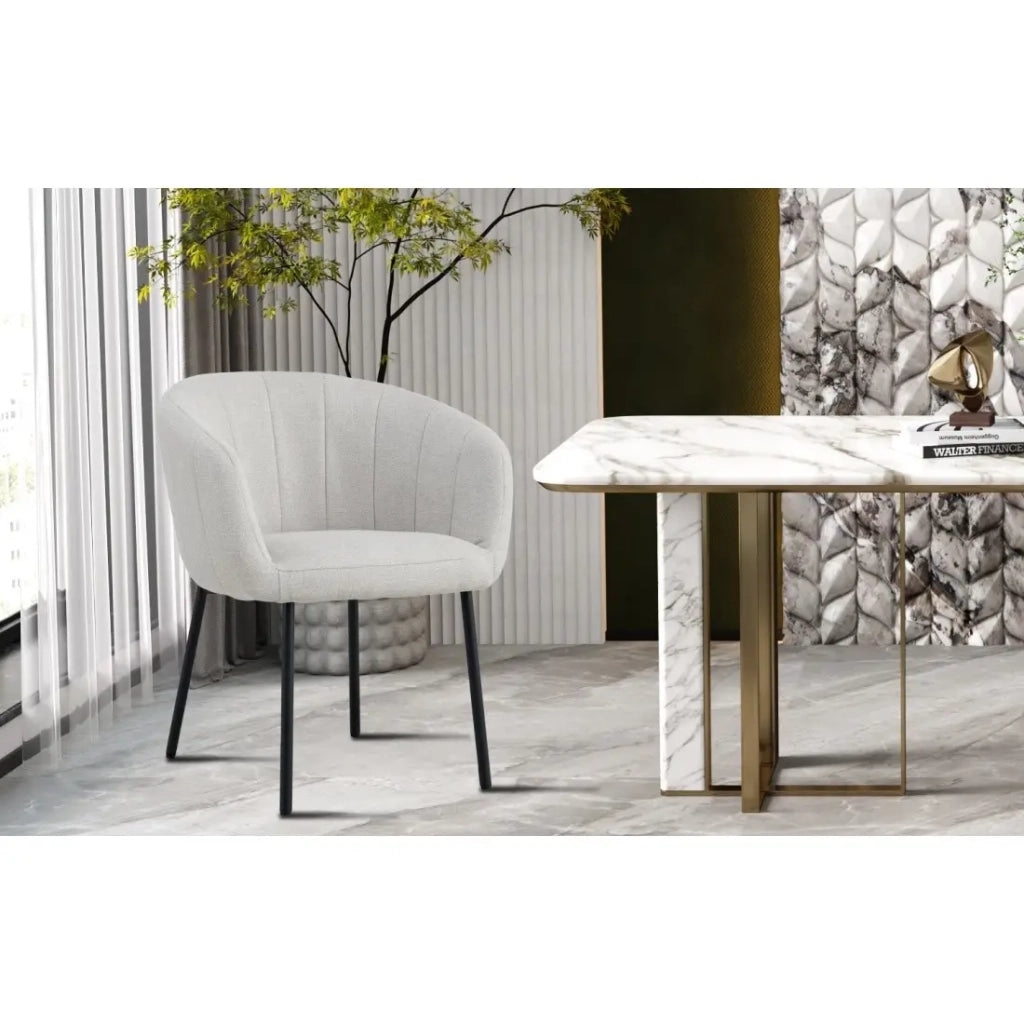 Sedia SIVIGLIA – Tessuto beige – Piedi in metallo – Altezza 79 cm – Stile contemporaneo