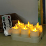 Sei lampioncini LED ricaricabili, inclusi stazione di ricarica e cavo USB. Dotati di effetto lampeggiante, telecomando con timer e funzione di regolazione della luminosità, luce calda bianca e un diametro di 3,7 x 5 cm.