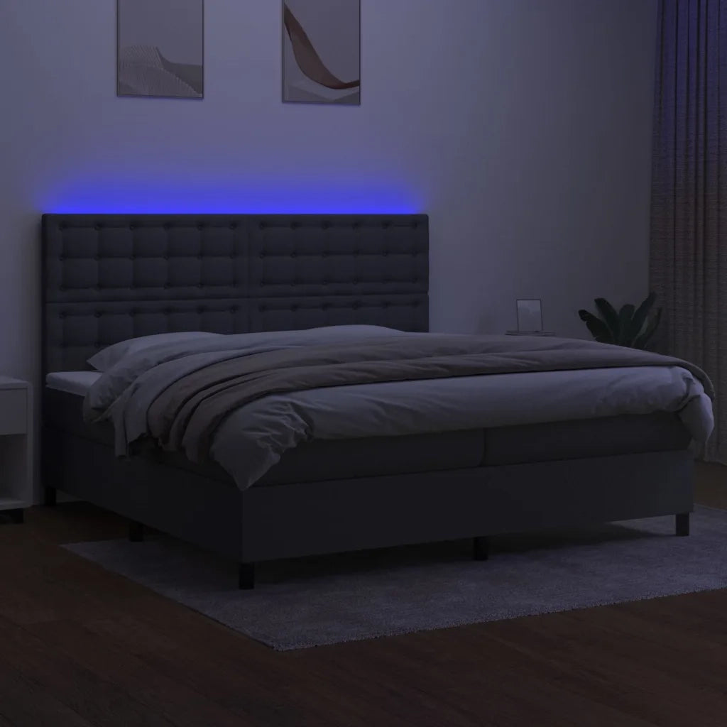 Letto a Molle Materasso e LED Grigio Scuro 200x200cm in Tessuto 3135222