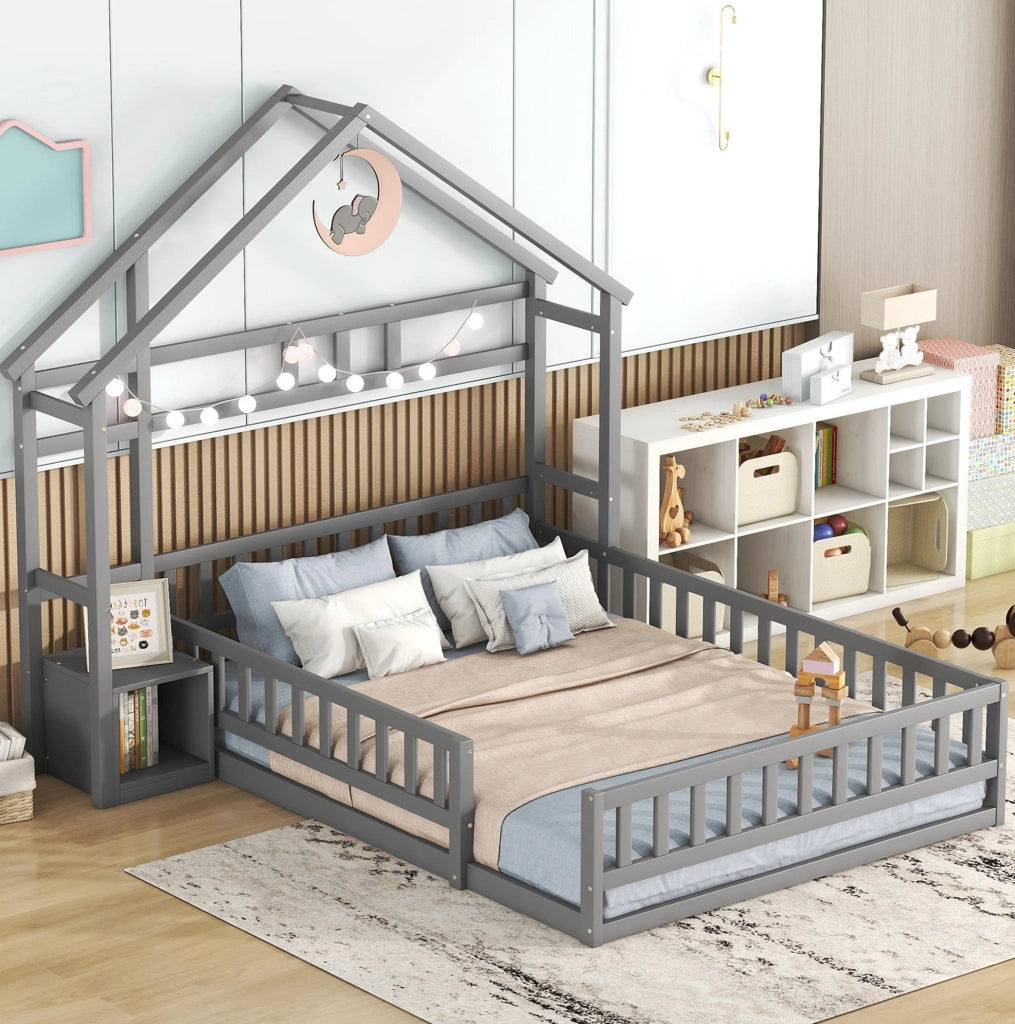 Letto casetta 140x200 cm con sponda; comodino; legno di pino; grigio