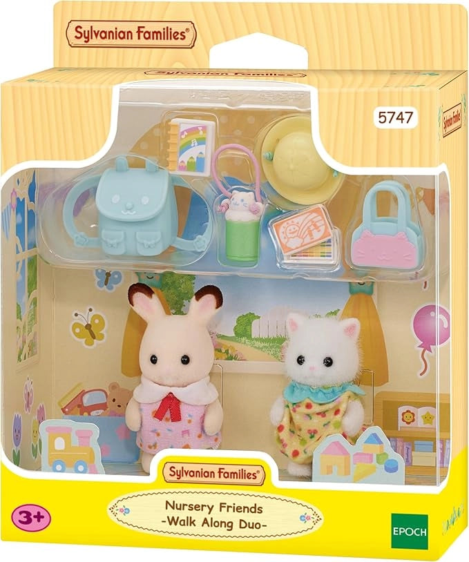 Sylvanian Families - Amici dell`Asilo - A Passeggio ? Set di 2 Bebe con Zaino, Cappello e Accessori,Epoch,Eta 3+