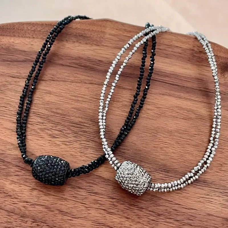 Collana fatta a mano con perline di cristallo nere e grigie, regalo di Natale o di compleanno.