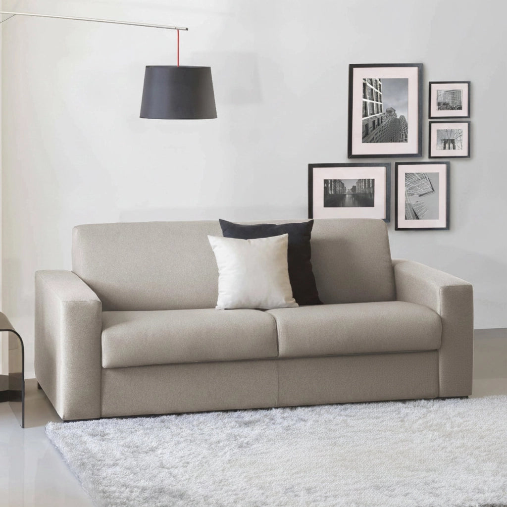 Divano Letto Akito, Divano a 2 posti Large, Made in Italy, SofÒ  Soggiorno con apertura girevole, in tessuto imbottito, con Braccioli slim, cm 180x95h90, Tortora