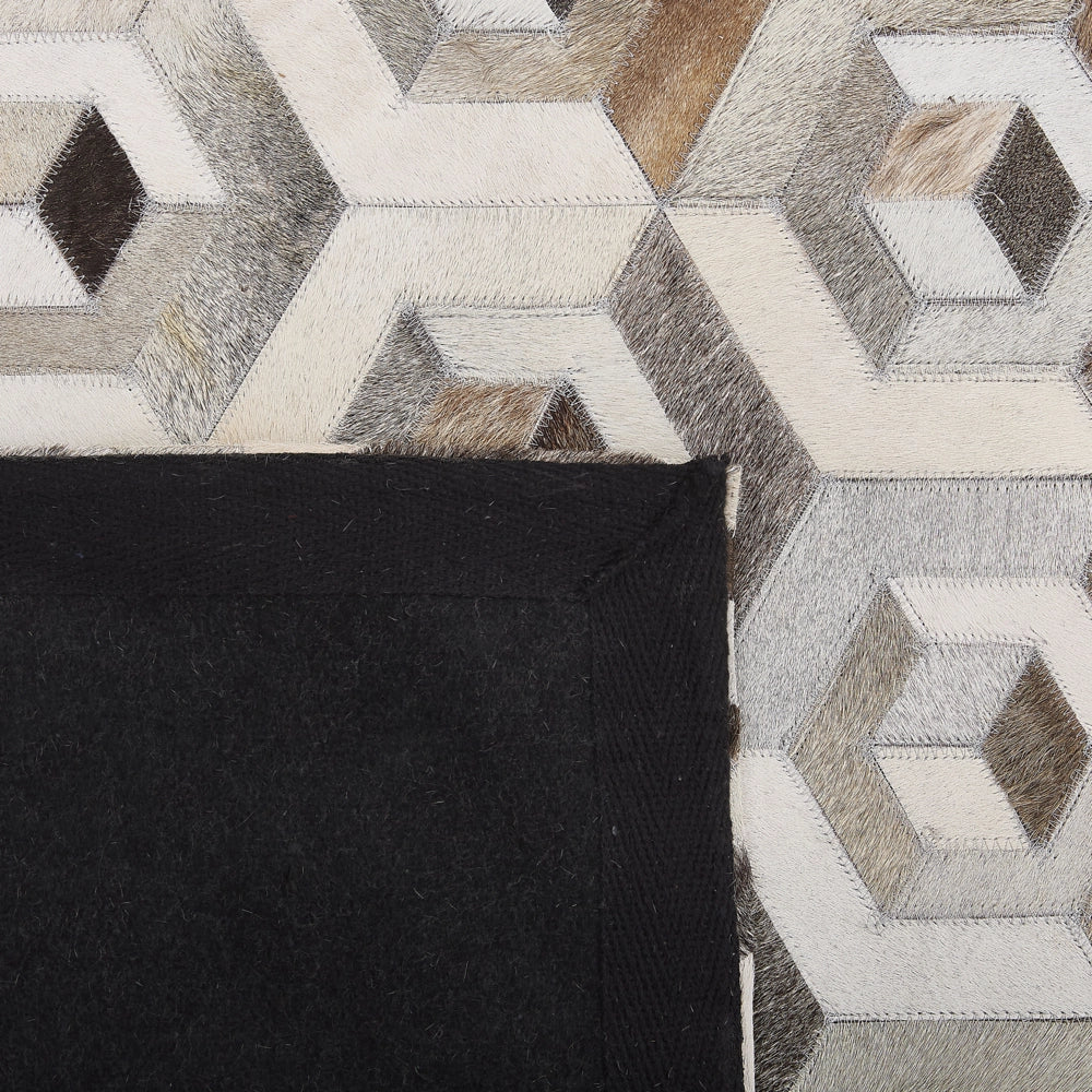 Tappeto rettangolare in pelle di vacchetta beige e marrone 160 x 230 cm Patchwork motivo geometrico retrò