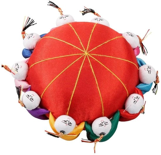 Cuscino a spilli per la confezione di fili orientali
