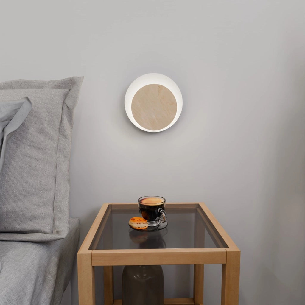 Applique Circle in acciaio bianco opaco e legno